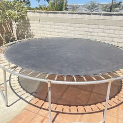 Trampoline 