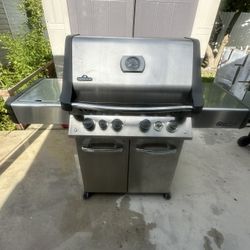 Napolean Grill
