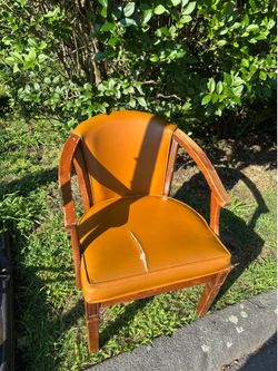 FREE! Chair and/sidetable