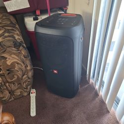 PE SYSTEM YAMAHA STAGEPASS 600 WATTS AND JBL PARTYBOX 310