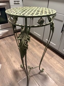 Set of 2 Decorative Metal Plant Stands | Green & Black | Ornate Designs