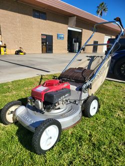 HONDA GAS SELF-PROPELLED WITH BLADE AUTO STOP 