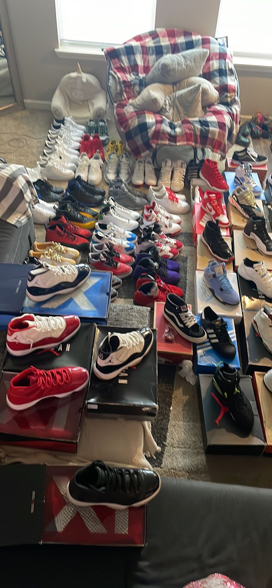 LARGE SHOE SELL SIZES 11.5 -13