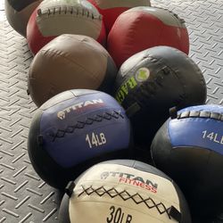 LOTS OF WALL / MEDICINE BALLS