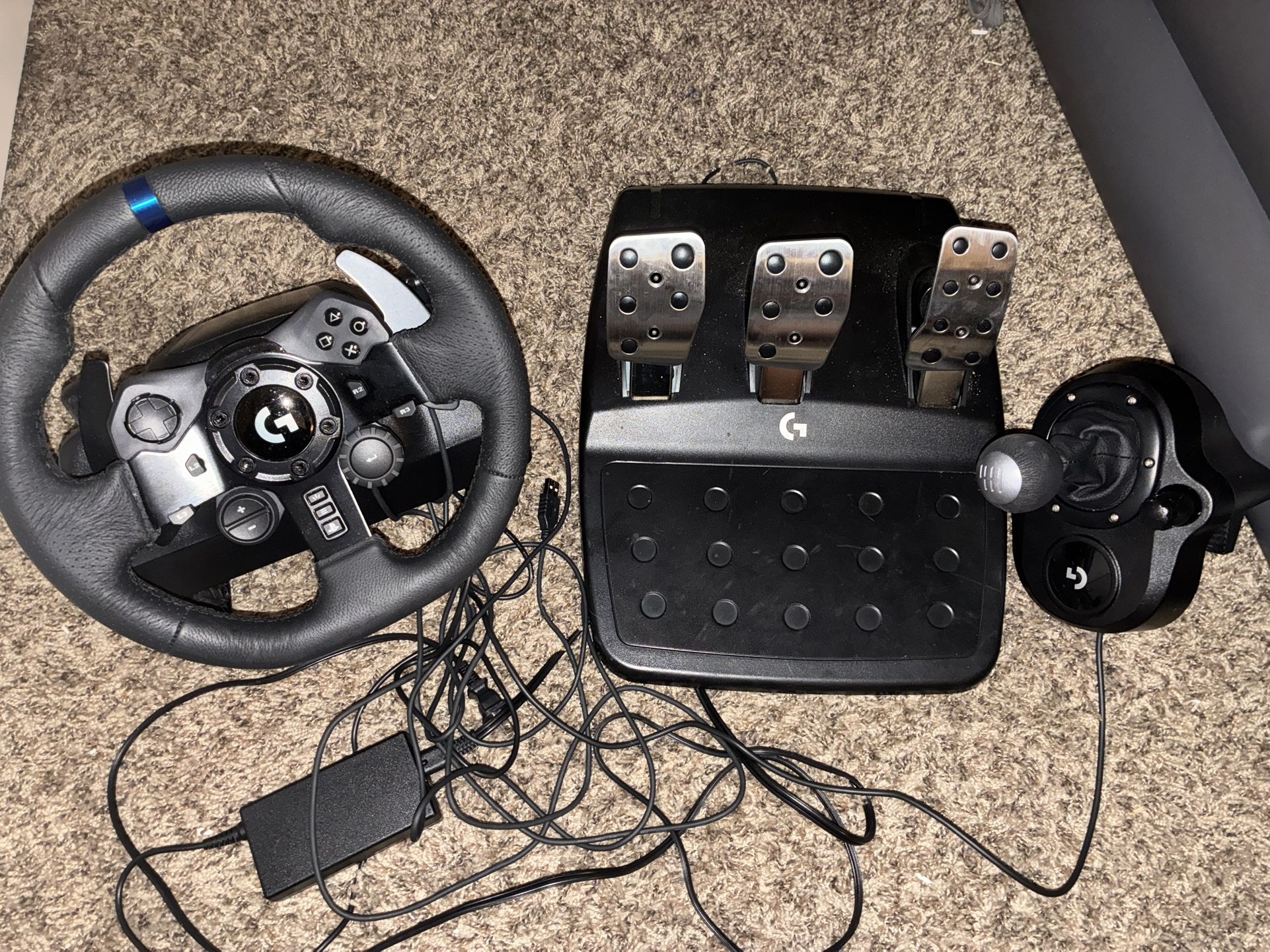 Logitech G923 Racing Wheel, Pedals And Manual Shifter