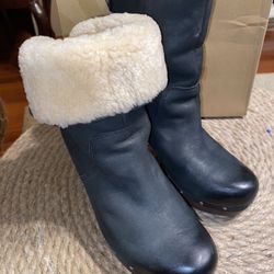 UGG LYNNEA BLACK size 8 Used 3-4 Times