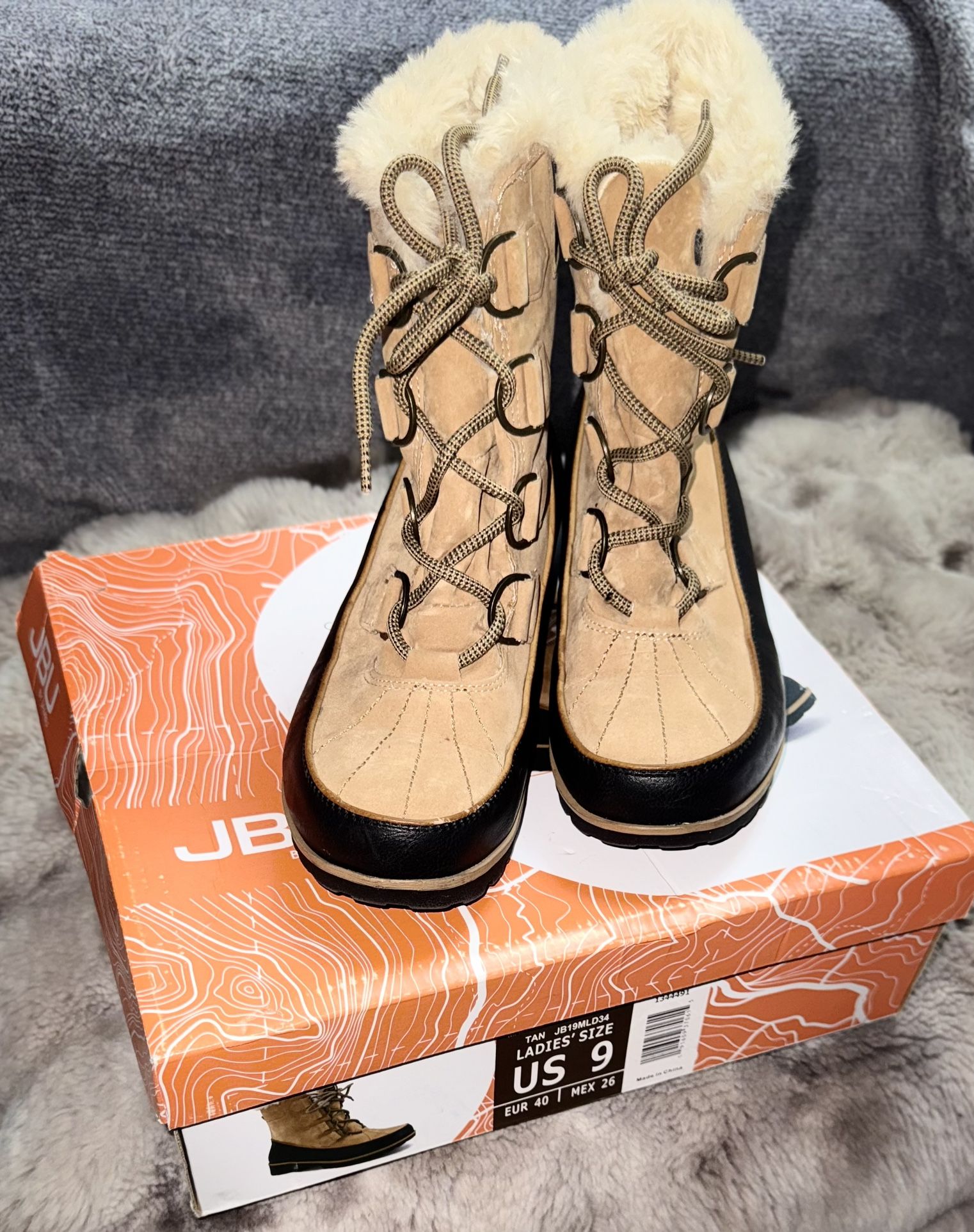 Women’s Winter Boots Size 9