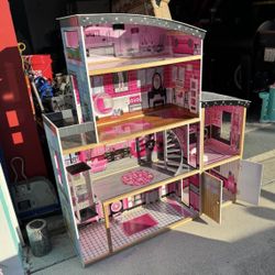 Doll House 