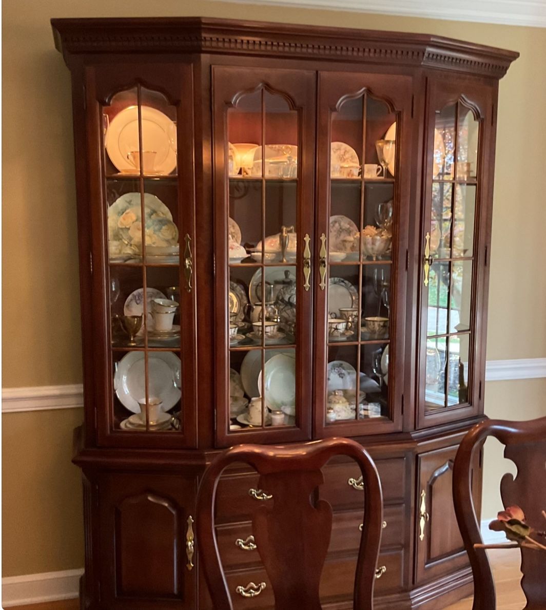 Thomasville China Cabinet