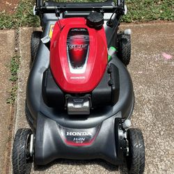 Honda 21 in. 3-in-1 Variable Speed Gas Walk Behind Self-Propelled Lawn Mower with Auto Choke NO BAG used 300