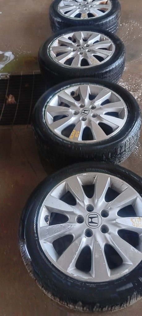 17' Honda Tires and Wheels