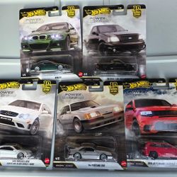 Hot Wheels Power Trip Set Mercedes BMW 