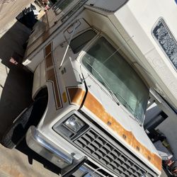 1978 Ford RV Motor Home Everything Works Just Need TLC 