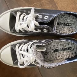 Converse Shoes Size 7