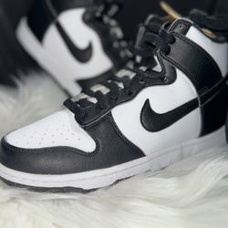 Nike Dunk High Black And White 