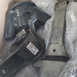 2015 to 2020 kia sorento v6 gdi motor and trans mount set  Delivery May Be Possible 