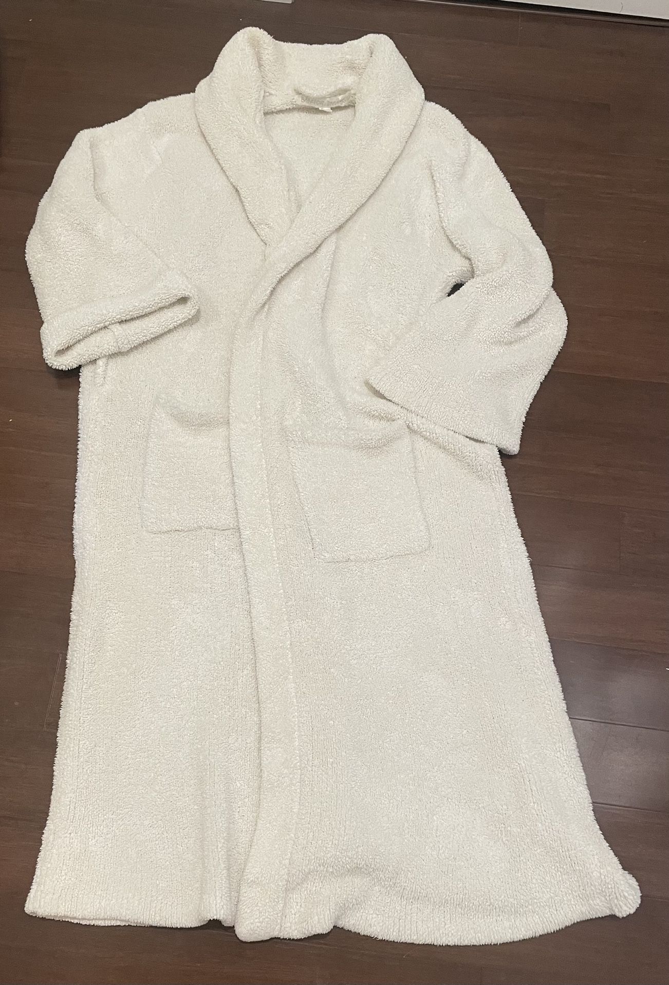 Barefoot Dreams Cozy White Bathrobe