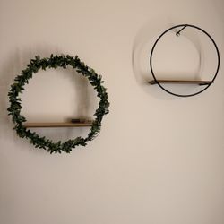 2 Floating Shelves 
