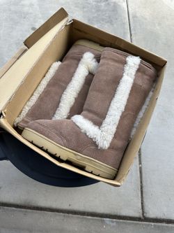 Bearpaw Size 8