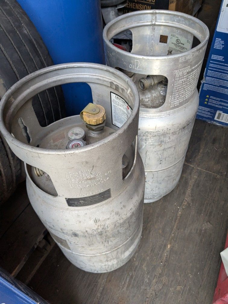 Aluminum Forklift Propane Tanks (2)