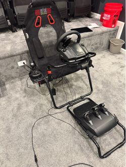 Logitech g923 Racing sim with cockpit