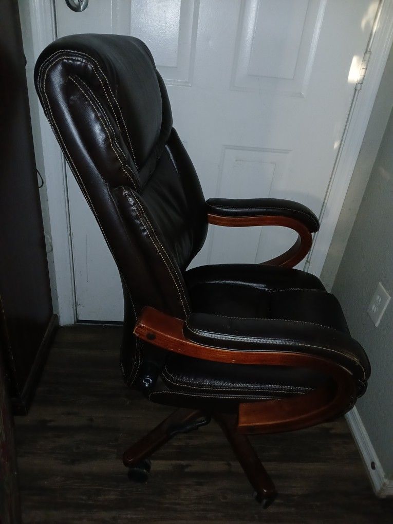 High Back Executive Leather Chair 