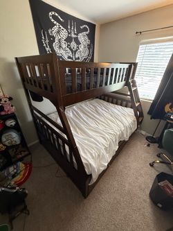 Bunk beds (fits 2 full 1 twin)