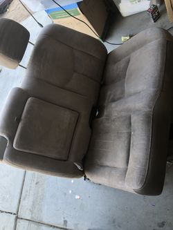 2000 2001 2002 2003 2004 2005 2006 Chevy Tahoe 2nd row seats