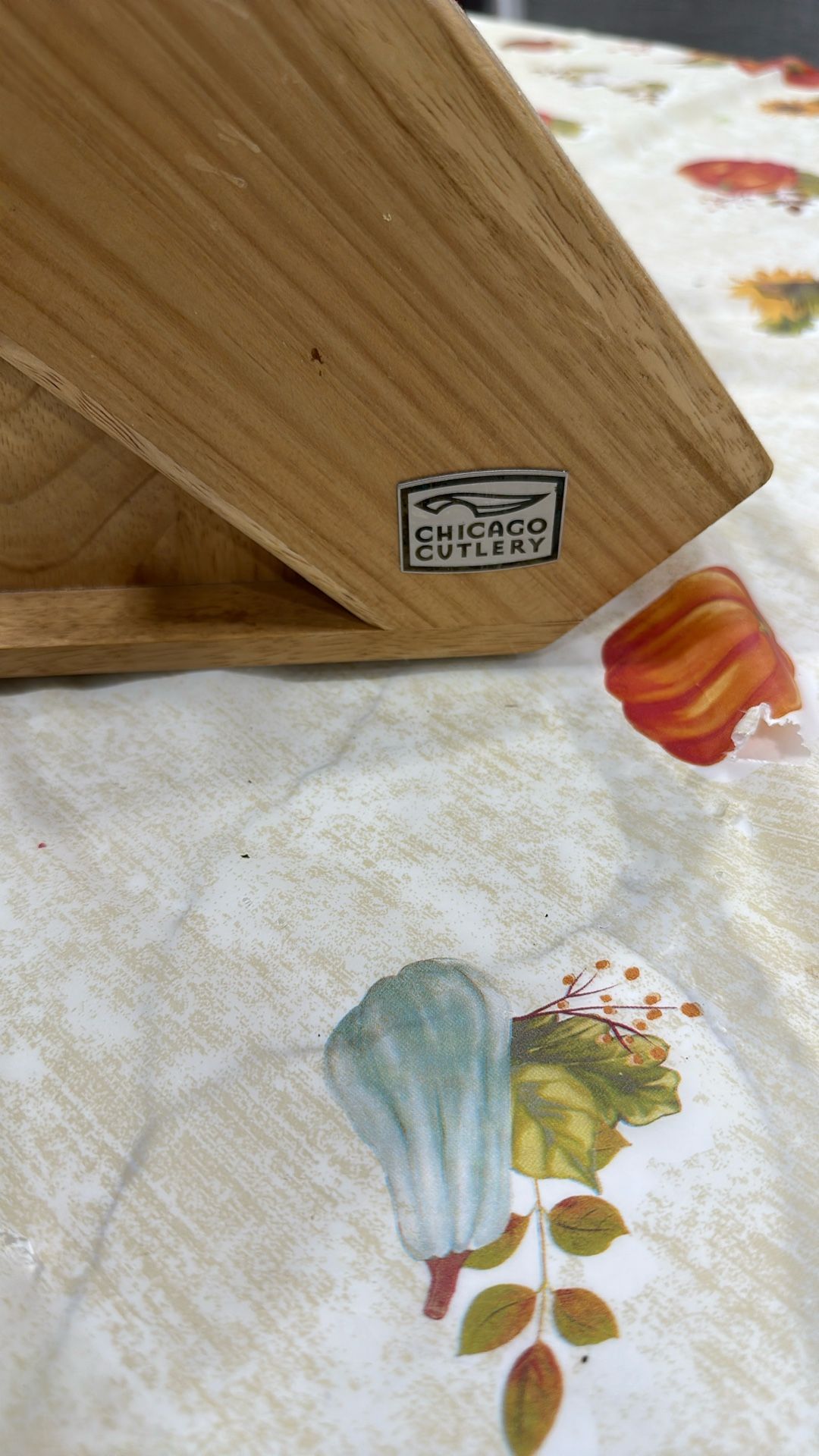 Chicago Cutlery knife set