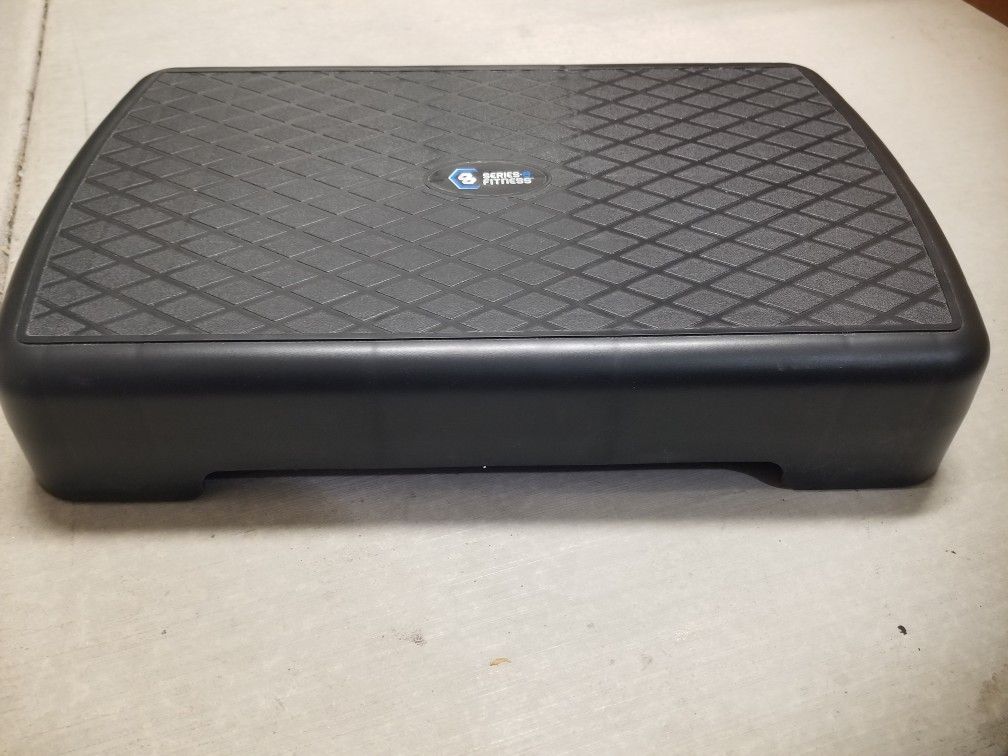 Aerobic step platform