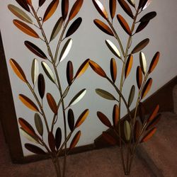 A pair of matching metal leaf decor! Brand New! 