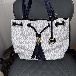 Michael Kors purse