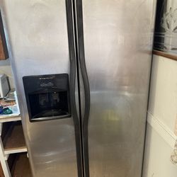 Frigidaire Refrigerator $80