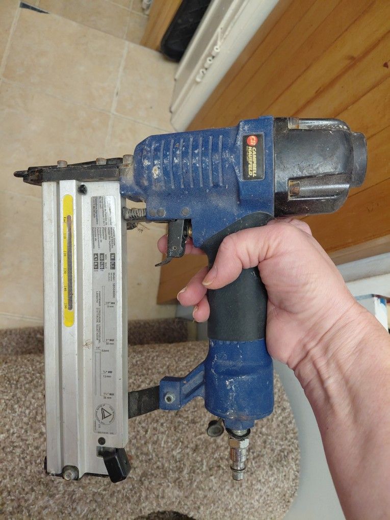 Campbell Hausfeld 2-in-1, Brad Nailer and Air Stapler w/ Air Hose
