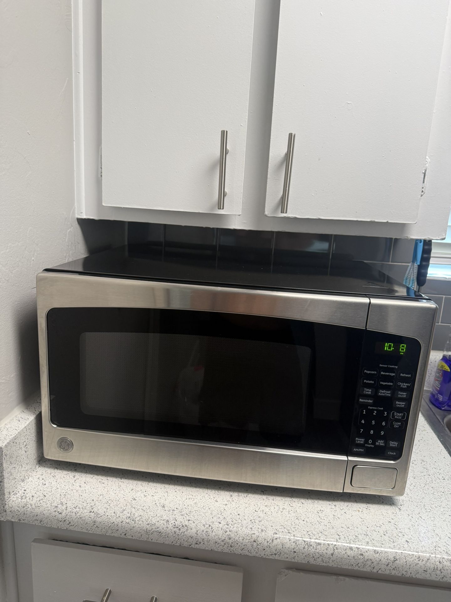 GE® 2.0 CU. FT. CAPACITY COUNTERTOP MICROWAVE OVEN