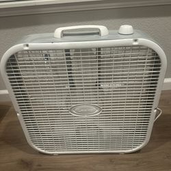 Lasso 20” Classic Box Fan w/ Weather-Resistant Motor 3 Speeds White
