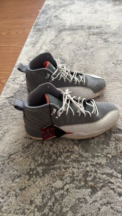 2012 Air Jordan 12 Retro 'Cool Grey size 8.5 mens