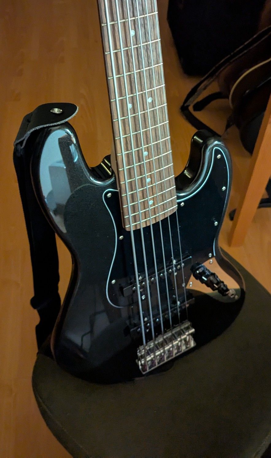 Squier Jazz Bass VI