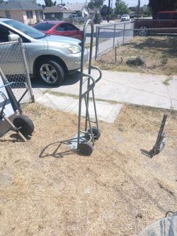 Narrow isle dolly