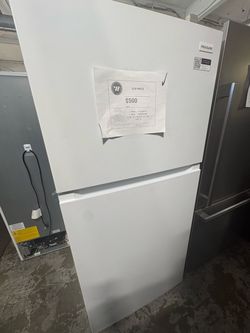 Frigidaire Top-Freezer Refrigerator White