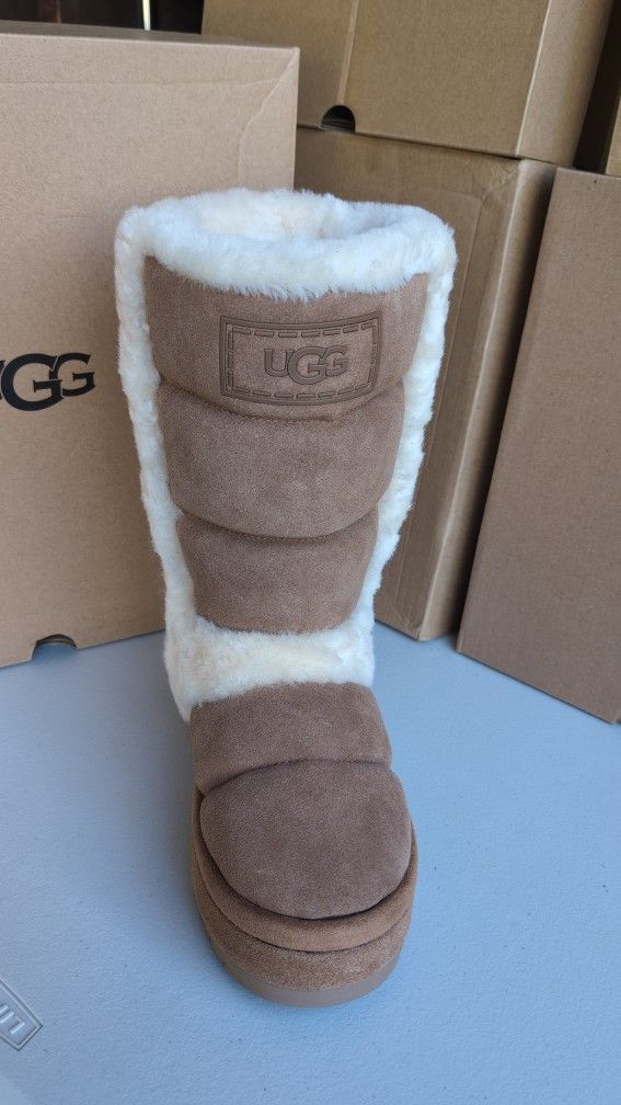 UGG Classic Boots . Size 6