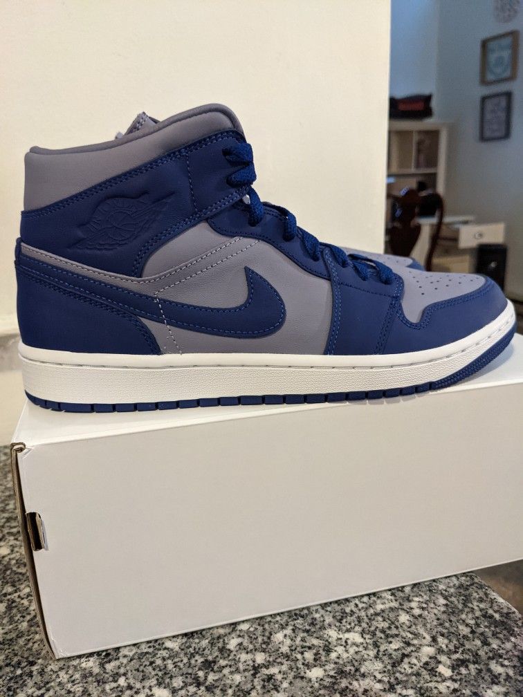 Jordan 1 Mid Gorgetown Size 9m