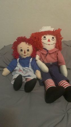 Raggedy Ann and Andy dolls