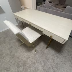 Free table and chair