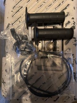 Throttle set with grips
