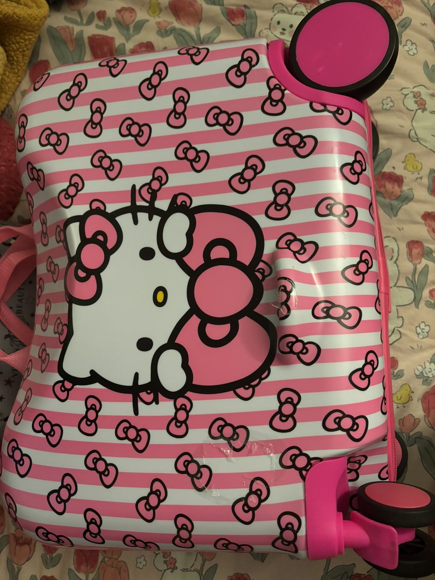 Hello kitty Suitcase 