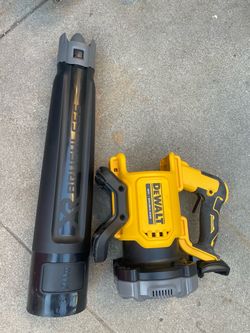 DEWALT 20V MAX 125 MPH 450 CFM Brushless Cordless Handheld Leaf Blower with Concentrator Nozzle (Tool Only)