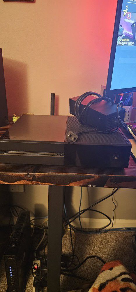 Xbox One W/powersupply Without Controller (Used)