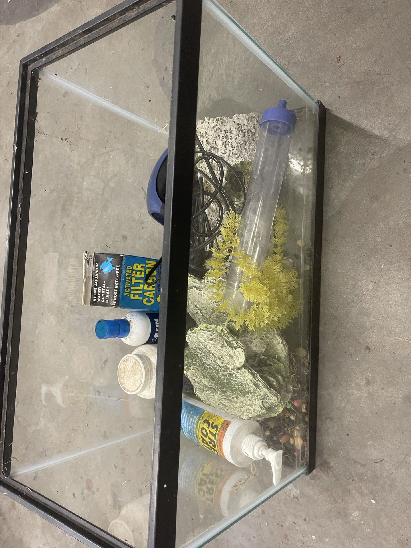 Fish Tank 20 Gallon $20 OBO