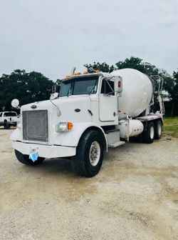 2002 Peterbilt 357 Mixer
